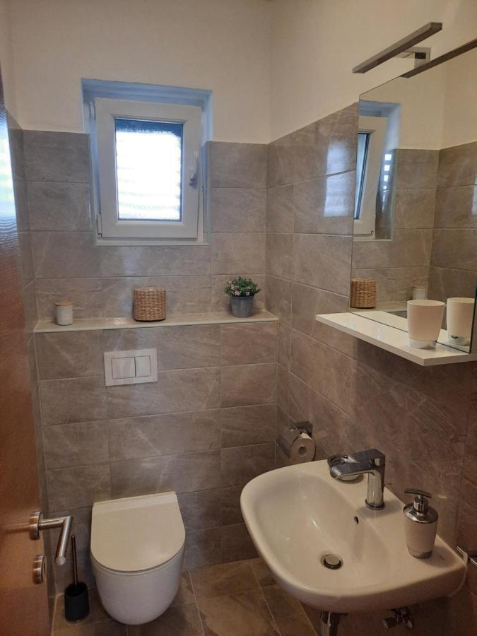 Apartman Laura M Vodice Exterior foto